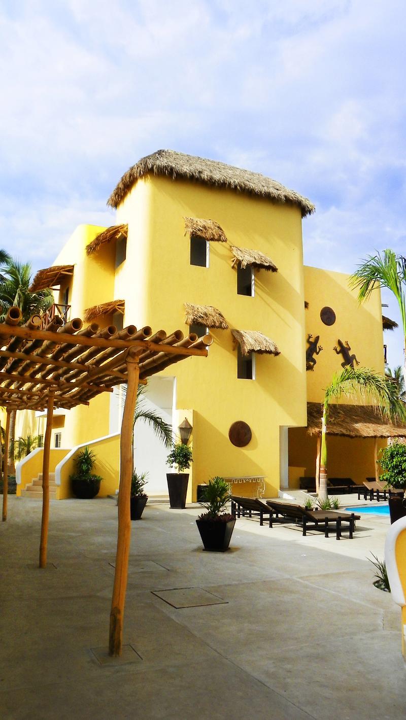 Zar Manzanillo Hotel ภายนอก รูปภาพ