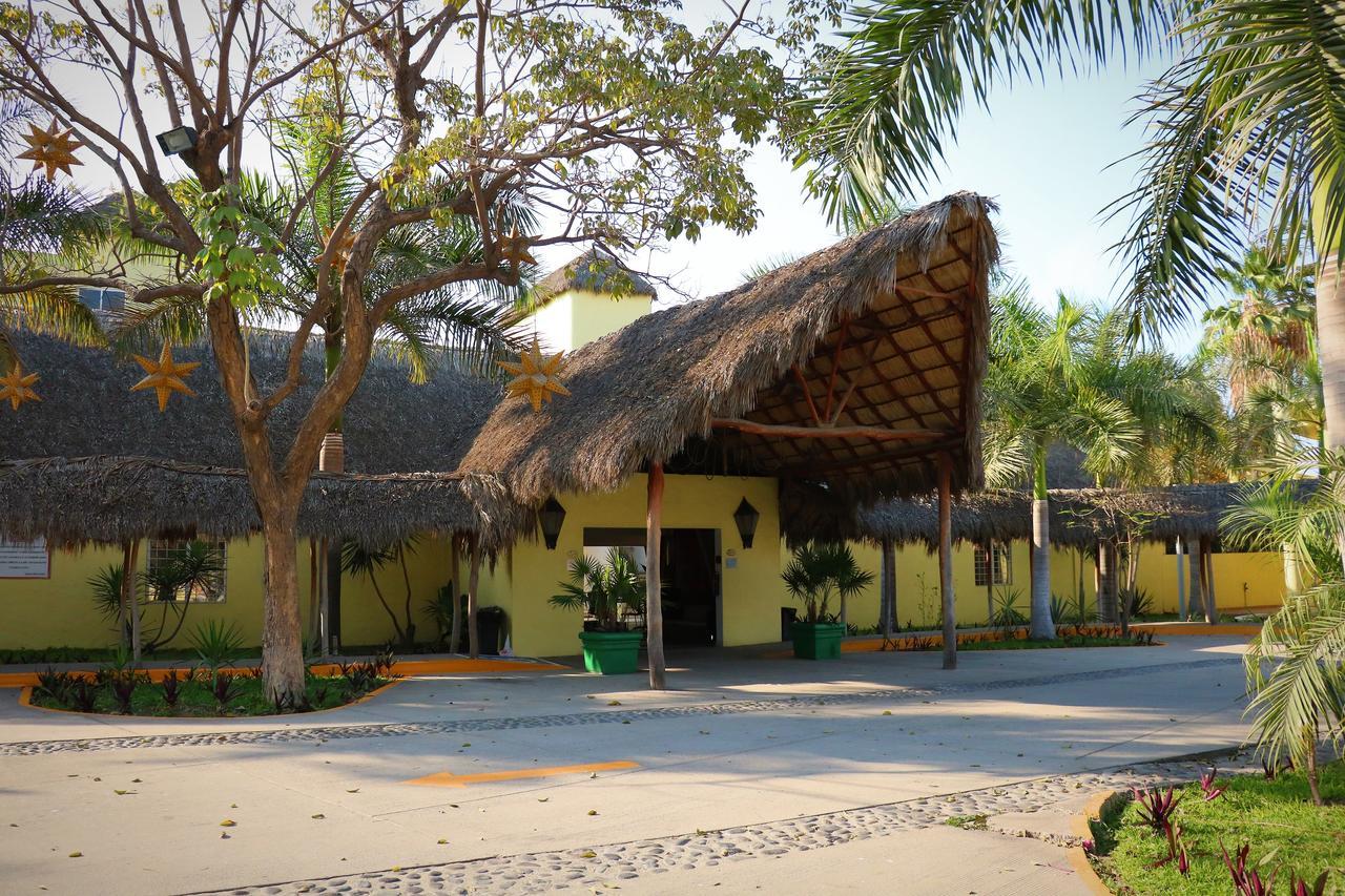 Zar Manzanillo Hotel ภายนอก รูปภาพ